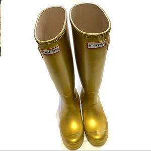 Hunter rain boots like new